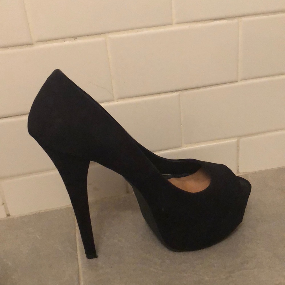Steve Madden Peep Toe Pump